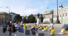 法轮功,在奥地利国会大厦外集体炼功 【明慧网】
