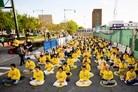 Published on 5/18/2013 法轮功,法轮功学员纽约中领馆前呼吁制止迫害
