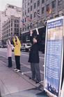 Published on 1/18/2005 		图片报道：澳洲法轮功学员在曼哈顿讲真相