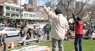 Published on 4/23/2007 贵在坚持——记西雅图集贸市场洪法点（图）