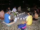 Published on 7/22/2004 澳门大法弟子7.20举行烛光夜悼（图）
