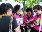 Published on 7/14/2008 泰国法轮功学员在市政活动中展示功法（图）