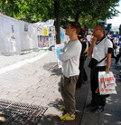 Published on 9/13/2007 图片报道：法轮功学员巴黎市中心揭中共活摘器官