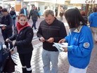 Published on 10/18/2011 法轮功,德国美因茨信息日　民众支持法轮功（图） - 法轮大法明慧网
