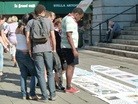 Published on 10/5/2011 法轮功,布鲁塞尔民众：迫害是犯罪　必须停止（图） - 法轮大法明慧网
