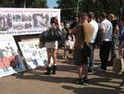 Published on 8/15/2011 法轮功,芬兰法轮功学员滨海公园传播真相（图） - 法轮大法明慧网
