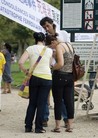 Published on 8/23/2011 法轮功,欧洲法轮功学员巴黎铁塔前讲真相（图） - 法轮大法明慧网
