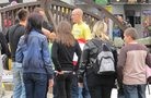Published on 9/17/2011 法轮功,波兰学员中秋节之际在旅游城讲真相（图） - 法轮大法明慧网
