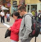 Published on 9/17/2011 法轮功,波兰学员中秋节之际在旅游城讲真相（图） - 法轮大法明慧网
