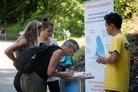 Published on 8/31/2016 法轮功,德国著名景点　游客支持法轮功 【明慧网】
