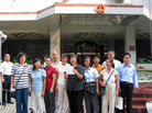 Published on 9/21/2006 抗议罪犯薄熙来　澳门法轮功学员向中联办递信（图）
