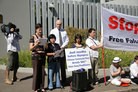 Published on 3/22/2008 法轮功,悉尼法轮功学员中领馆前抗议中共新暴行（图）