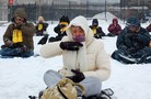 Published on 2/3/2012 法轮功,风雪中的呼唤（图） - 法轮大法明慧网
