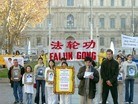 Published on 4/28/2010 法轮功,心存真善忍，屹立天地间（图） - 法轮大法明慧网 - minghui.org