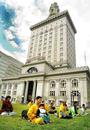 Published on 12/14/2000 奥克兰法轮功举行集会─支持者们抗议法轮功在中国所受的待遇
