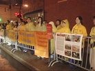 Published on 4/25/2008 法轮功,四二五精神永存　芝加哥法轮功学员中领馆前纪念（图）