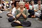 Published on 9/4/2010 法轮功,纽约中领馆前集体炼功发正念（图）
