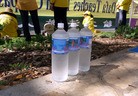 Published on 11/21/2011 法轮功,亚太峰会期间 世人明白法轮大法好(图) - 法轮大法明慧网
