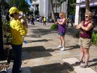 Published on 11/21/2011 法轮功,亚太峰会期间 世人明白法轮大法好(图) - 法轮大法明慧网
