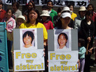 Published on 5/17/2008 抗议中共借奥运加剧迫害　温哥华学员吁营救亲人（图）