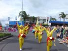 Published on 12/9/2005 图片报道：新西兰学员参加北岸市圣诞游行