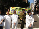 Published on 10/18/2006 悉尼游行集会　声讨中共暴行（图）
