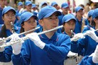 Published on 11/27/2006 法轮功,圣诞游行——天国乐团亮相新西兰（图）