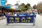 Published on 11/27/2006 法轮功,圣诞游行——天国乐团亮相新西兰（图）