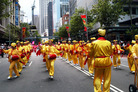 Published on 2/10/2006 法轮功学员应邀参加悉尼华人新年游行庆祝活动（图）