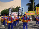 Published on 5/2/2006 台湾学员参加香港声援退党反迫害大游行（图）