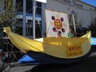 Published on 6/2/2008 悉尼法轮功学员参加黑镇市节日游行（图）