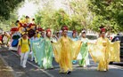 Published on 8/16/2008 法轮功,组图：印尼巴厘岛法轮功大游行