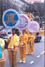 Published on 4/19/2002 ͼƬ2002껪ʢDCӣ()
