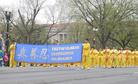 Published on 4/8/2003 筹委会拒绝中使馆无理要求　法轮功学员樱花节再展风采（图）
