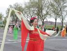 Published on 4/8/2003 筹委会拒绝中使馆无理要求　法轮功学员樱花节再展风采（图）
