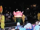 Published on 6/3/2003 俄勒岗、华盛顿大法弟子参加波特兰玫瑰节星光游行(图)

