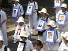 Published on 7/22/2003 法轮功学员在华盛顿举行大规模游行（图）
