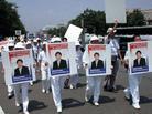 Published on 7/23/2003 图片报道：全球公审江泽民　数千名法轮功学员在美国华府举行盛大游行（二）
