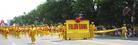 Published on 7/7/2003 图片：美东法轮功学员在华府参加美国国庆游行
