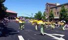 Published on 7/6/2003 图片报导：旧金山湾区学员参加独立日庆祝活动
