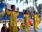 Published on 7/7/2004 图片报导：法轮功学员参加南加州哈岗国庆游行获头奖
