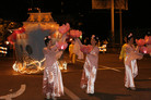 Published on 6/11/2007 波特兰玫瑰节星光游行　法轮大法获奖（图）