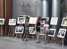 加拿大凯基纳-滑铁卢市大法弟子举办"正法之路"图片展(图)
