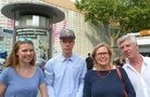 Published on 8/3/2016 法轮功,柏林市中心集会　中国劳教所幸存者揭露迫害 【明慧网】
