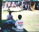 Published on 10/17/2001 “SOS紧急救援”悉尼到布里斯本长途步行(图) 