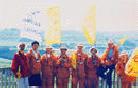 Published on 10/9/2001 与外长(前排左四)及外交事务大臣合影