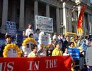 Published on 7/21/2001 “7.20”两周年 墨尔本弟子举行SOS步行活动
