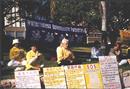 Published on 7/27/2001 澳州昆士兰弟子7.20两周年＂SOS＂游行活动

