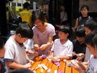 Published on 8/11/2004 “营救受迫害的孩子”单车之旅台湾桃园广获支持（图）
