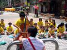 Published on 8/11/2004 “营救受迫害的孩子”单车之旅台湾桃园广获支持（图）
